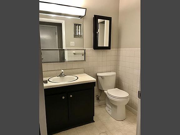 3rd image of 3635 Taliluna Ave #B4