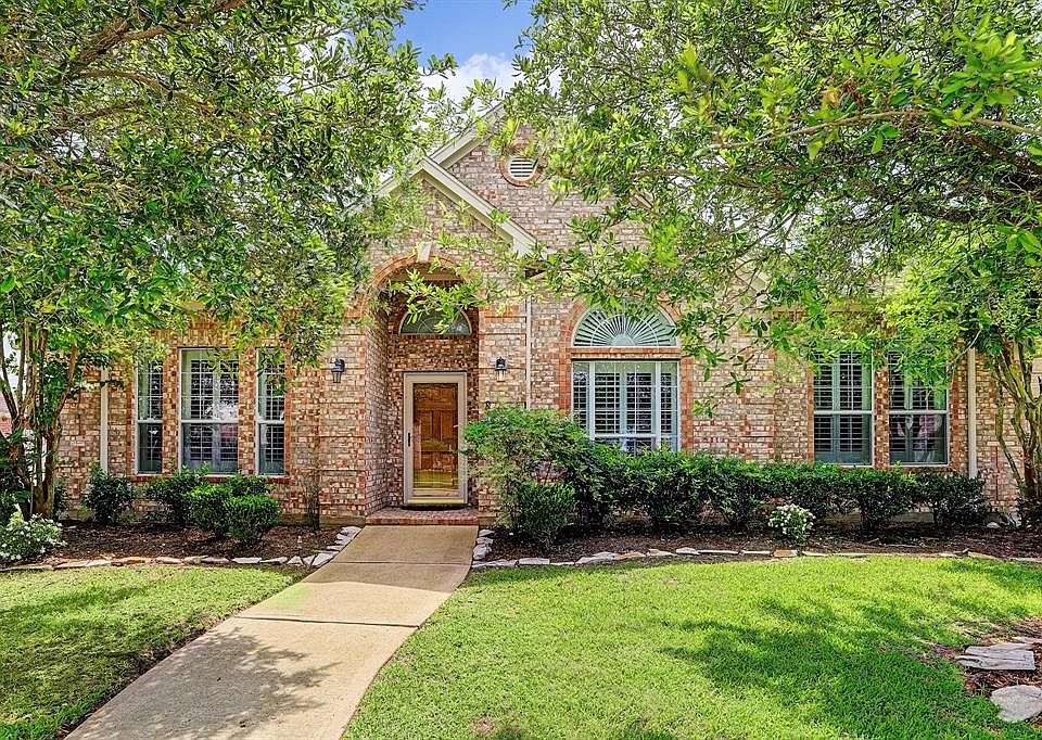 1st image of 3806 Canyon Lake Dr