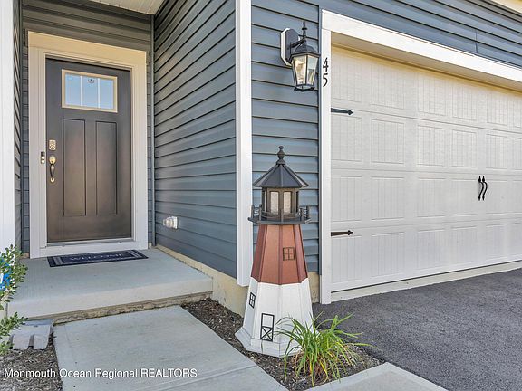 2nd image of 45 Cougar Ln