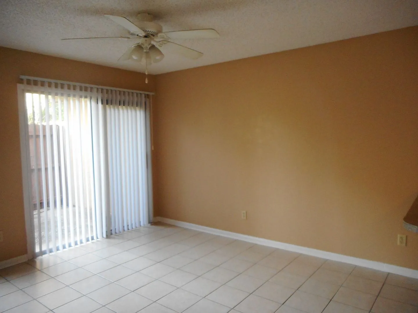 1 Bedroom 1 Bath 641 NE 26th Court-Unit A Cypress Villas — Photo 4