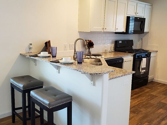 4th image of 5079 Valley Forge Ln #44