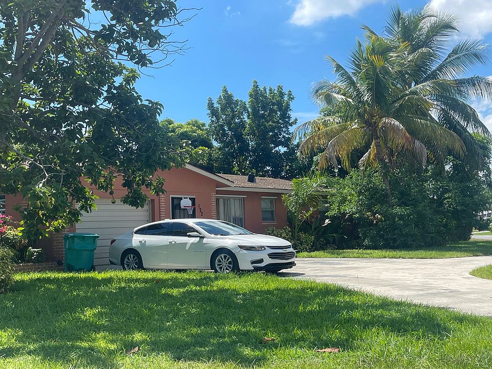 1st image of 122 SE 27th Pl