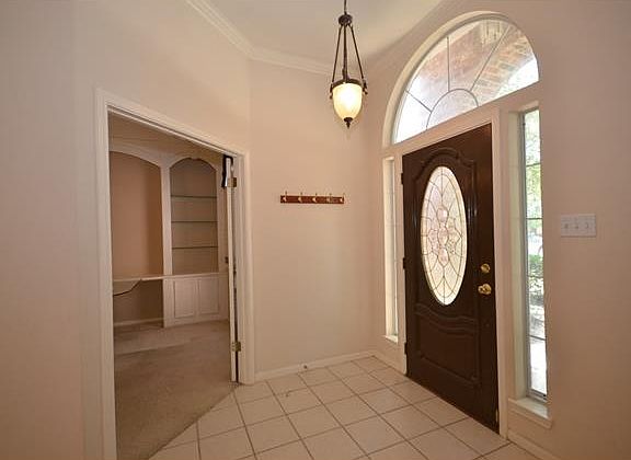 4th image of 102 S Prize Oaks Dr