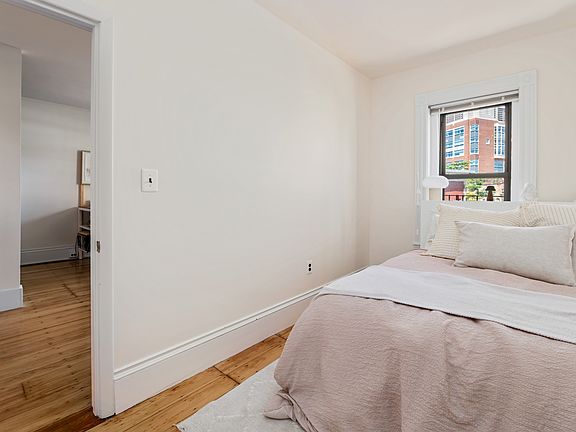 3rd image of 13 Buswell St #4R
