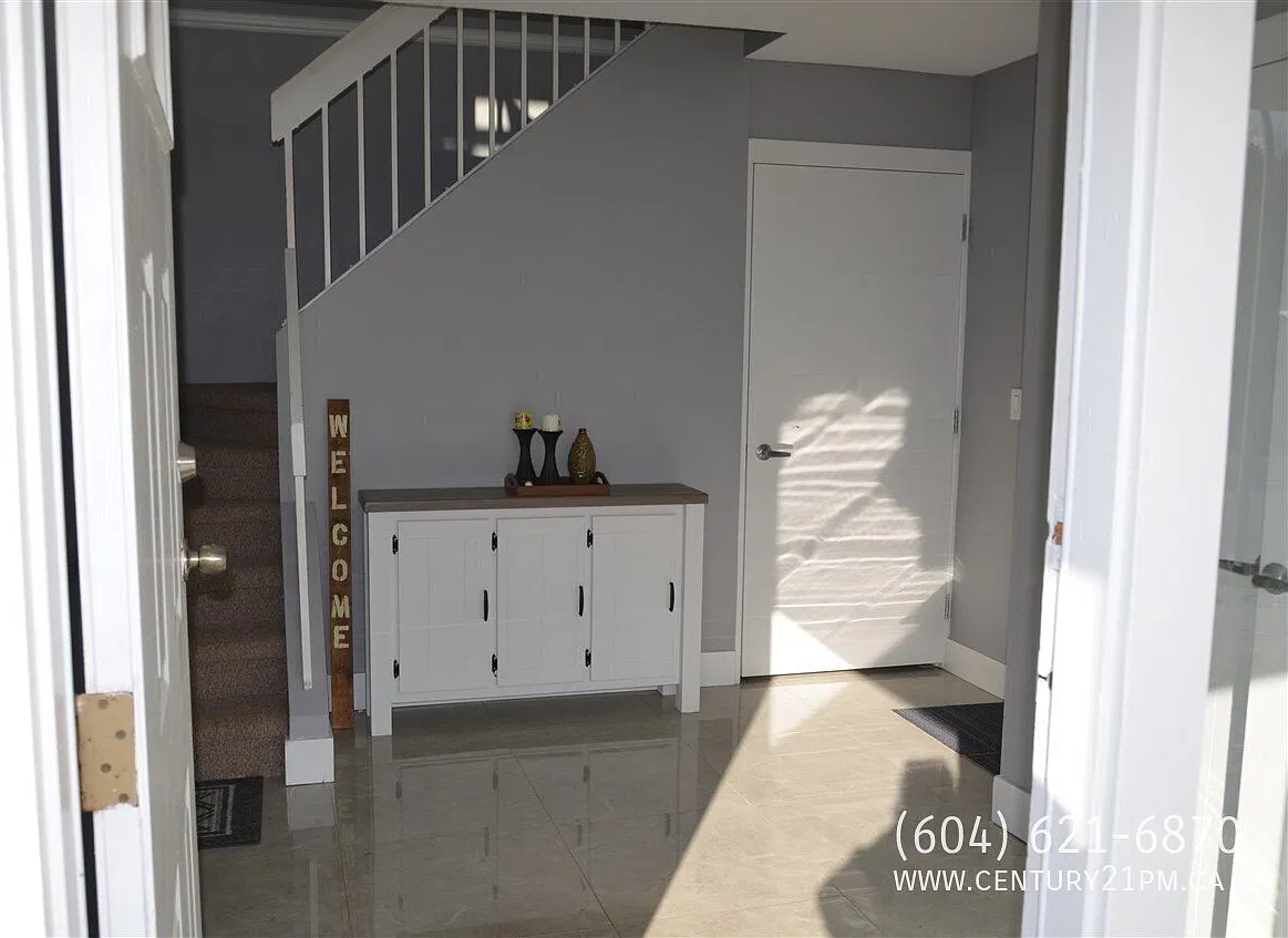 3 bed, 2.0 bath, 1335 sqft, $2,500 — Photo 3