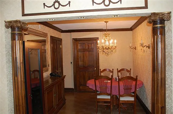 Rented by Luxury Habitat | media 34