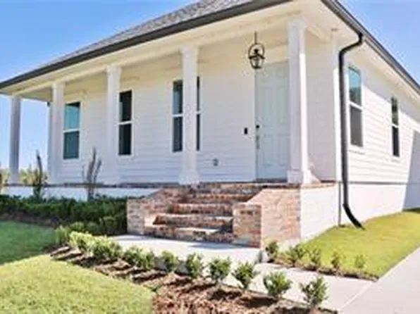 125 Audubon Pl, Belle Chasse, LA 70037