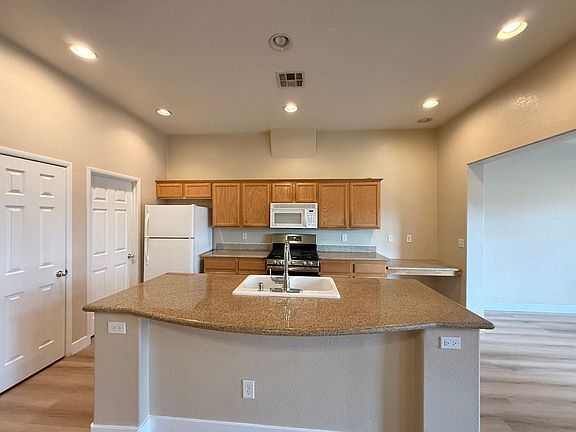 4th image of 6221 Eagle Cap Ct