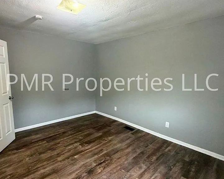1810 S 12th St — Photo 5
