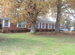 1121 New Garden Rd, Greensboro, NC 27410
