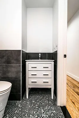 Rented by Nooklyn NYC LLC | media 71