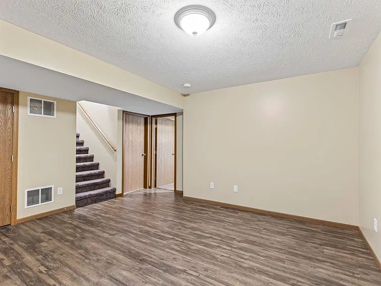 2916 W Arlington St — Photo 16