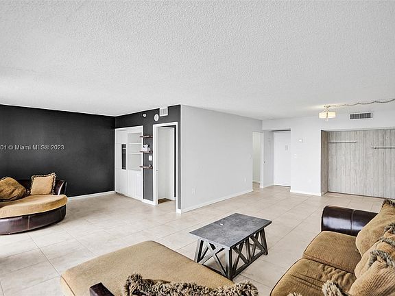 5th image of 20505 E Country Club Dr APT 1734