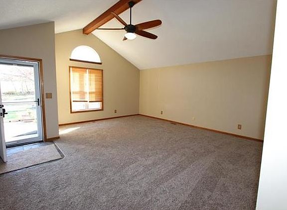 5th image of 108 N Village Ter