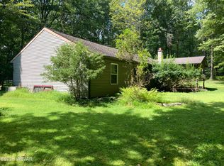 765 Demunds Rd, Dallas, PA 18612