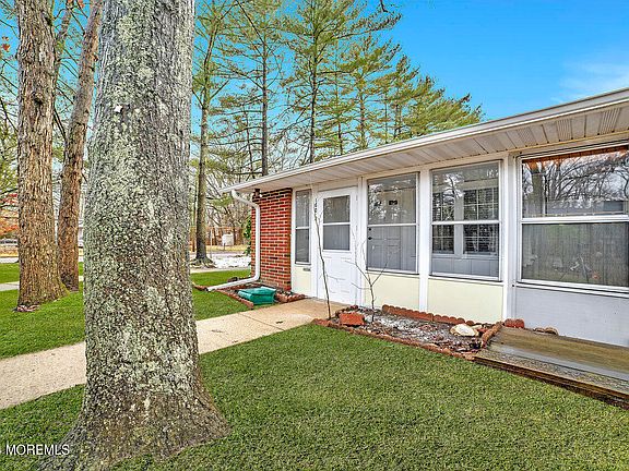 3rd image of 160A Gramercy Court