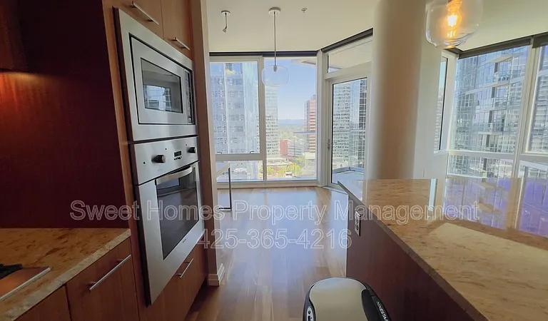 500 106th Ave NE #2207 — Photo 3