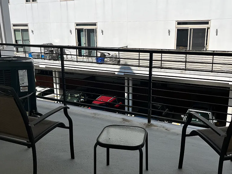 1829 Vineyard St #2 — Photo 4