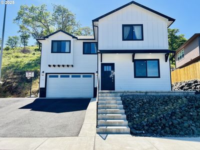 992 SE Golden Eagle Ave, Roseburg, OR, 97470