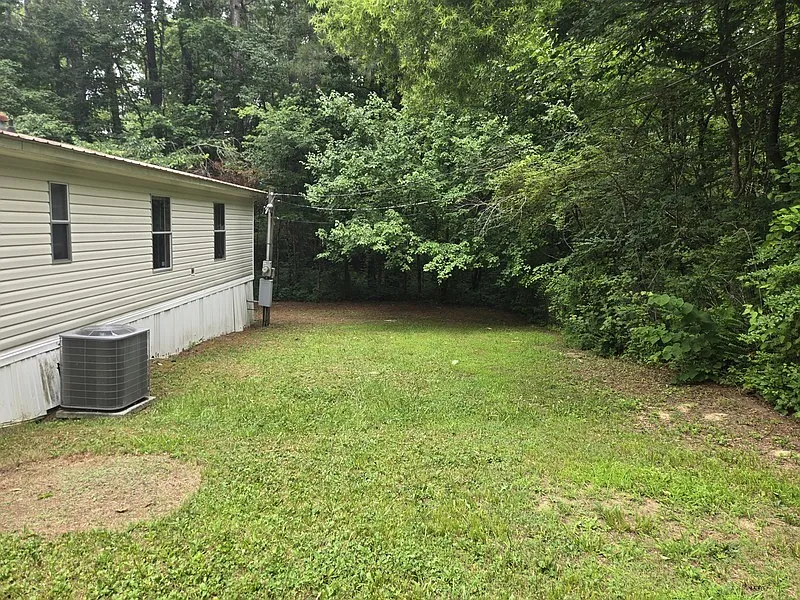 3 bed, 2.0 bath, 1400 sqft, $1,395 — Photo 2