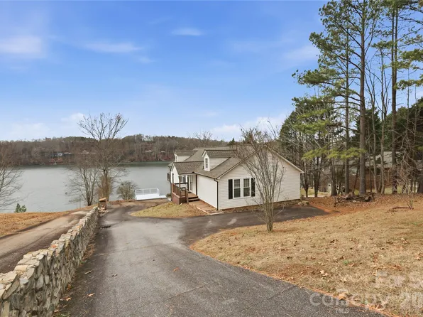 105 Mountain Aire Dr, Stony Point, NC 28678