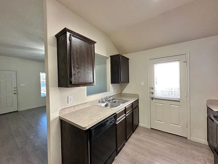 5708 Rustler Dr — Photo 8
