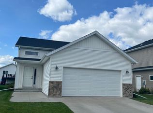 7359 18th St S, Fargo, ND 58104
