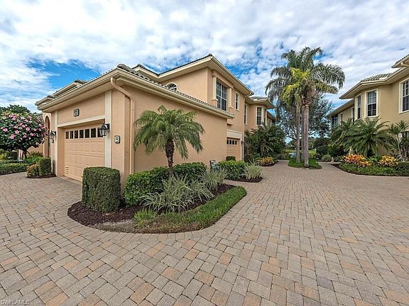 3rd image of 1925 Seville Blvd Unit 212