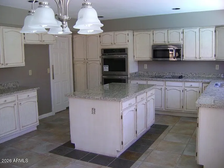 1217 E Lighthouse Ct — Photo 5