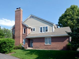 1550 N Courtland Dr, Arlington Heights, IL 60004