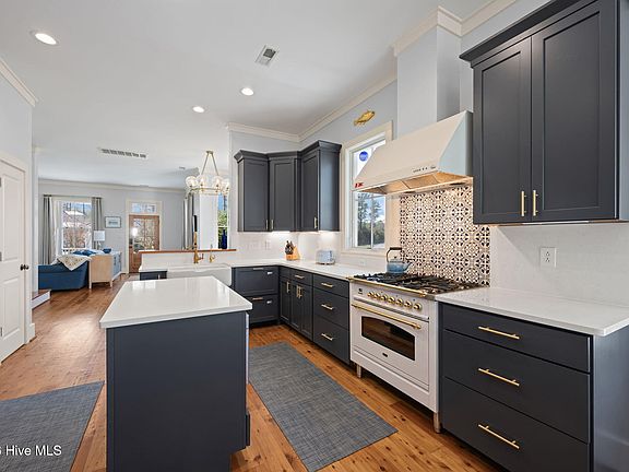 5th image of 101 Oyster Point Road