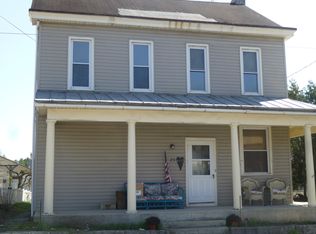 21 E Main St, Reinholds, PA 17569