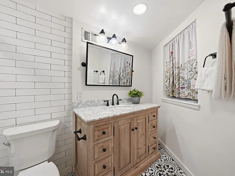 1200 E Capitol St NE #1 — Photo 23