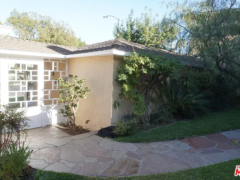 951 Masselin Ave — Photo 37