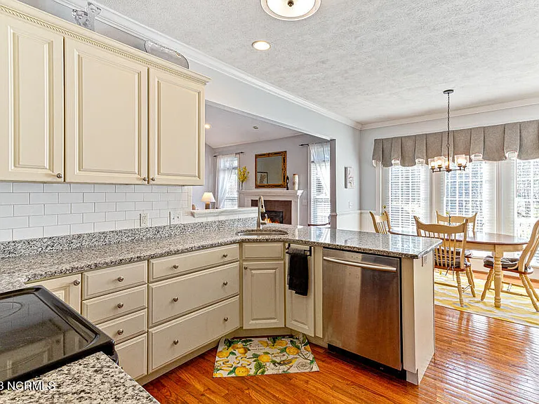 2 Lenoir Ct — Photo 13