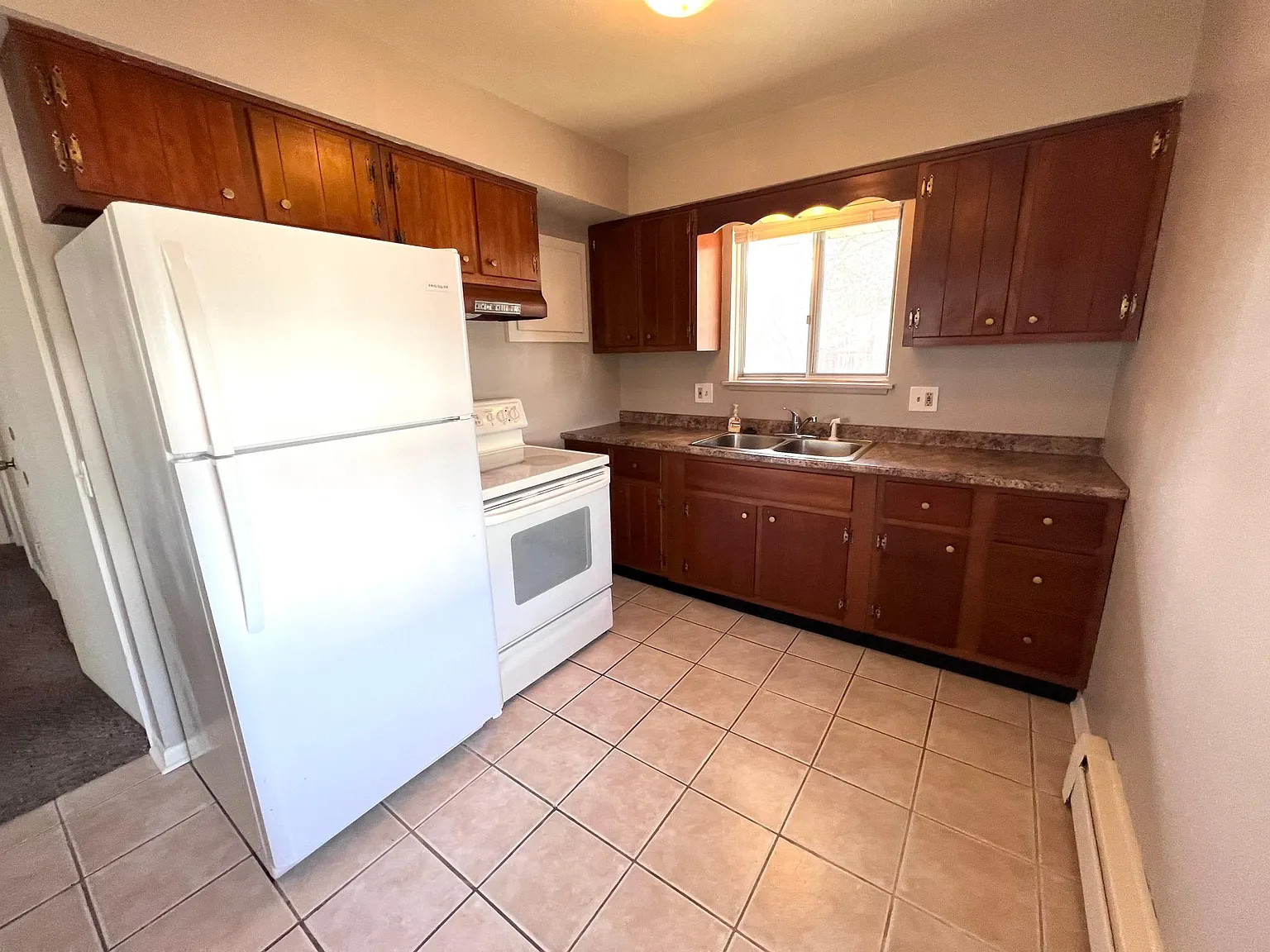 2 bed, 750 sqft, $1,155 — Photo 4