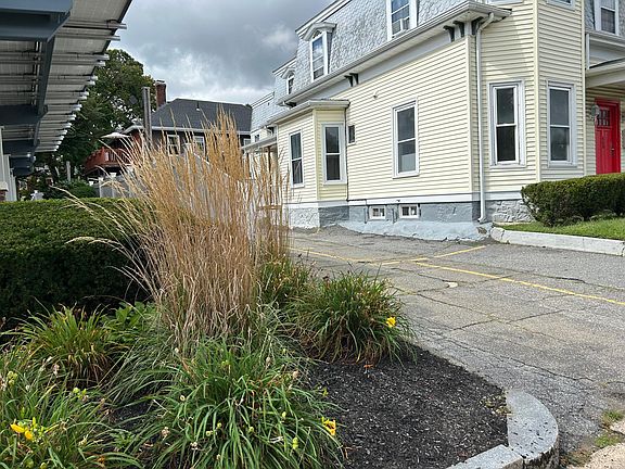 Front house into driveway