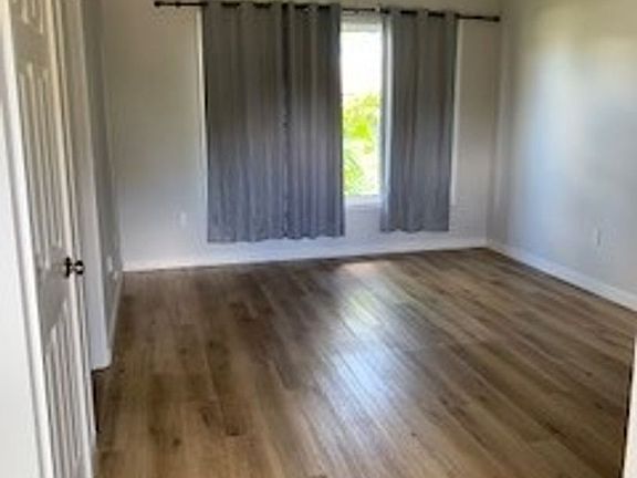 3rd image of 211 Kellog St #203