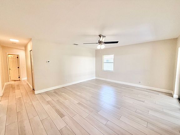 5th image of 4241 Gulfstream Dr APT 202