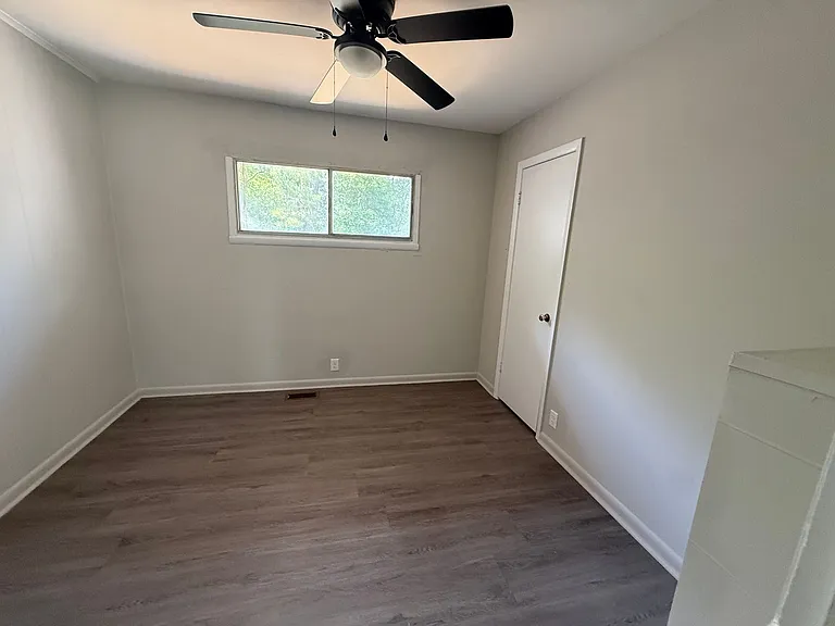 89 Susan Ln — Photo 9
