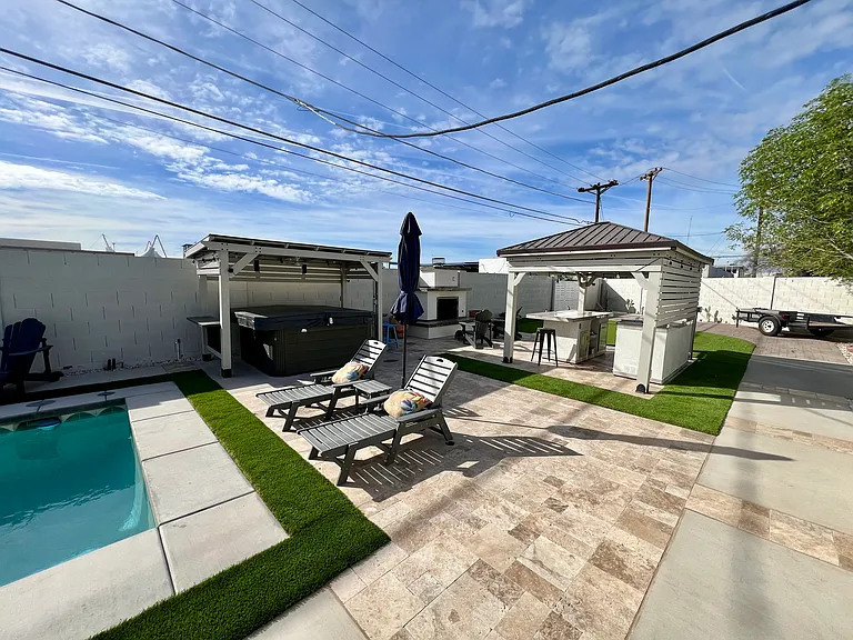 7301 E Almeria Rd — Photo 11