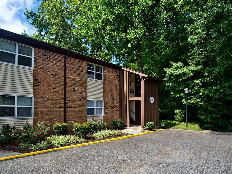 Vantage Apartments — Photo 7