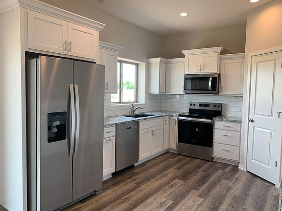 3rd image of 7022 Serpentine Dr