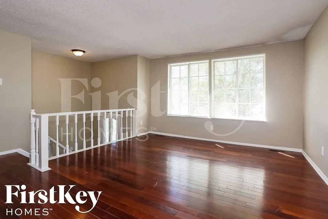 4 bed, 2.5 bath, 1931 sqft, $1,755 — Photo 4