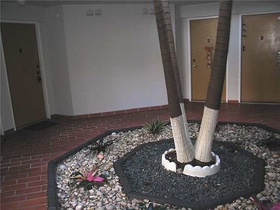 4th image of 9403 Fontainebleau Blvd APT 106