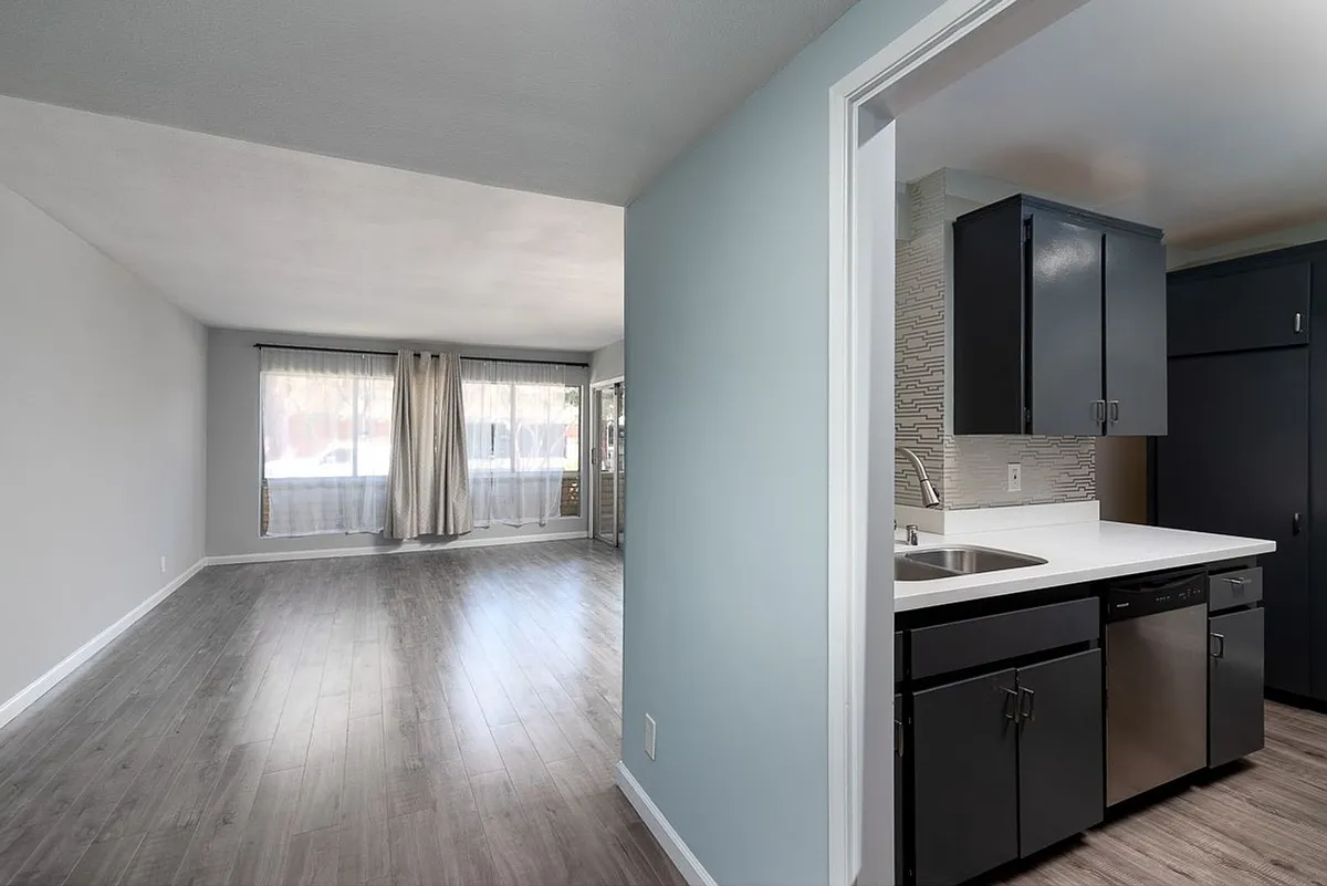 Building Photo - 6225 Canterbury Dr #110