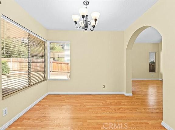 4th image of 3240 Oakridge Dr