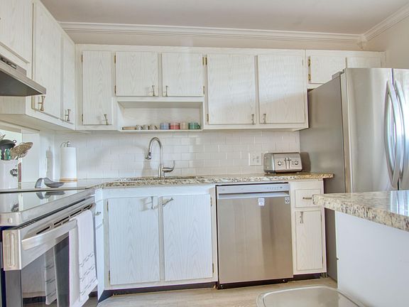 5th image of 4345 Trevi Ct APT 204