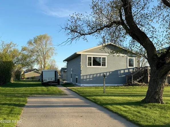 816 4th Ave NW, Watertown, SD 57201