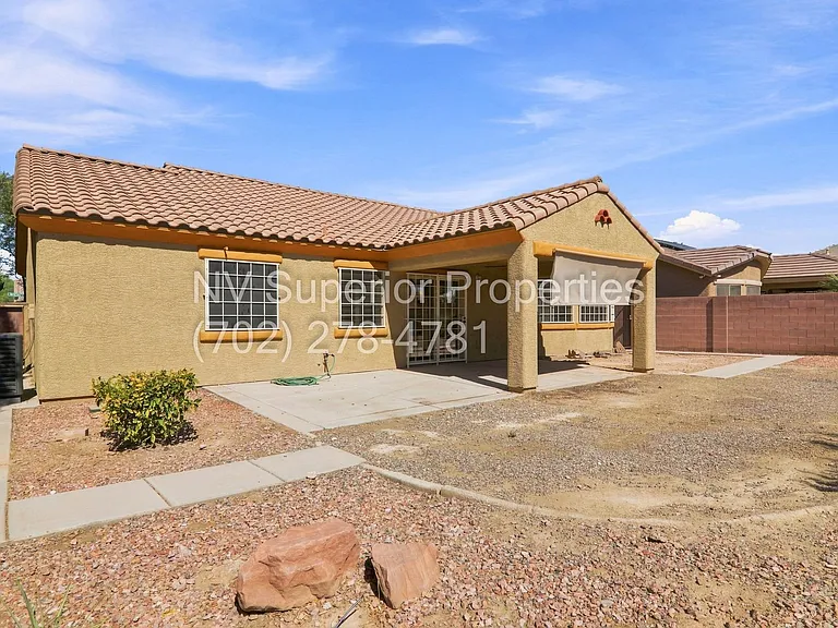 3876 Waynesvill St — Photo 52